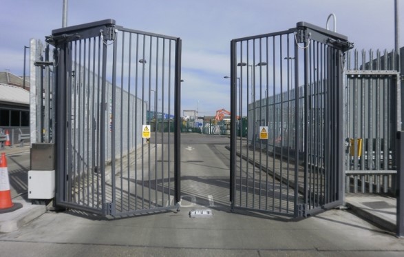 Bifold Speed Gate